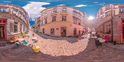 25. Вул. Староєврейська, 36 (фасад будівлі)