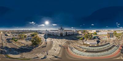 18. площа Двірцева